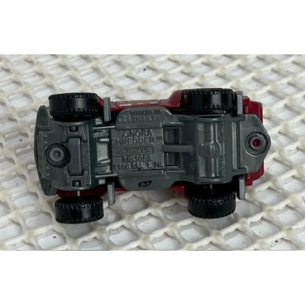 2016 MATCHBOX SONORA SHREDDER‎ #150 RED RACE TRUCK